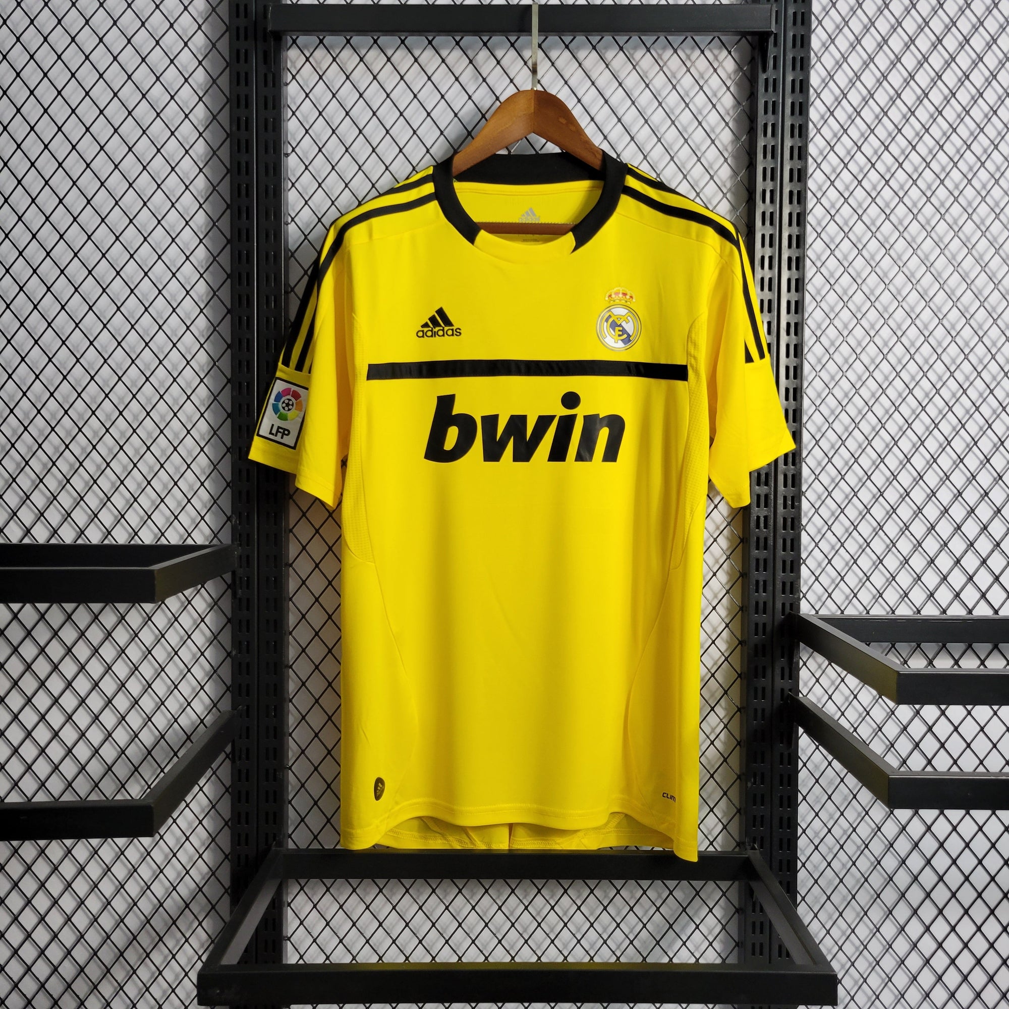Camisa Real Madrid Goleiro Amarela 11/12 - Versão Retrô