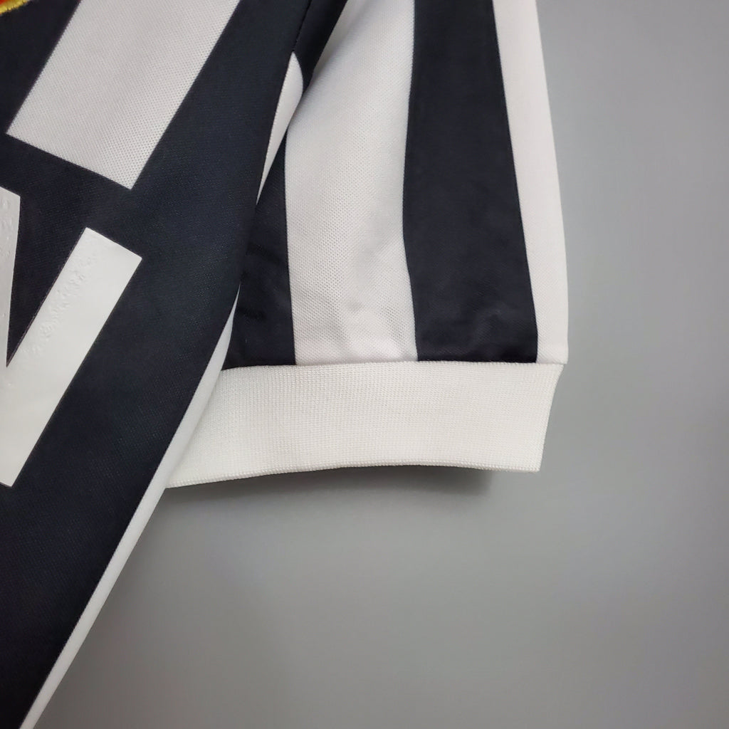 Camisa Juventus Titular 84/85 - Versão Retrô